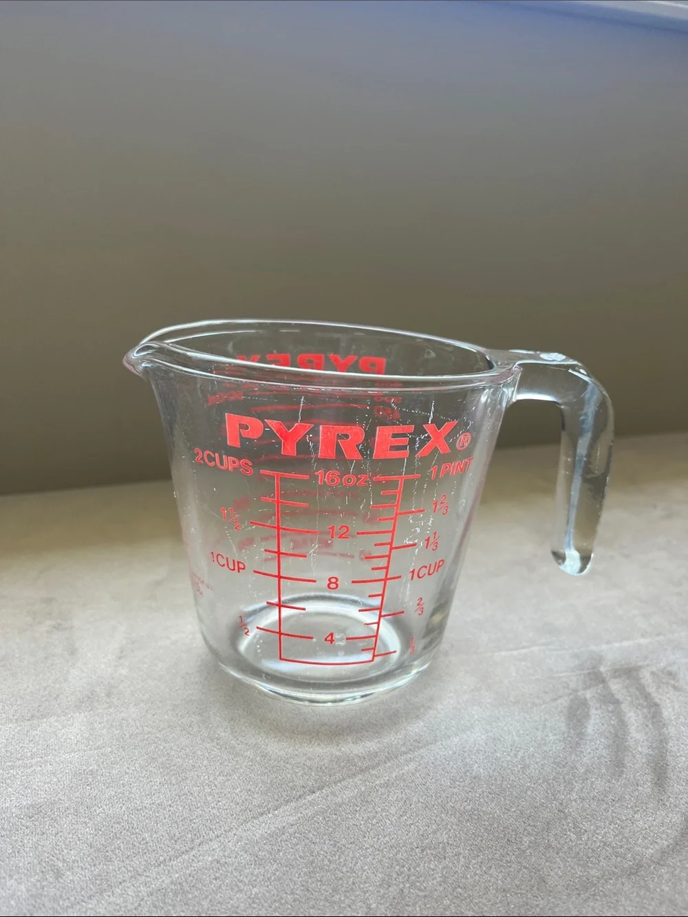 2 Cup Pyrex Glass Measuring Cup with Red Scale #516